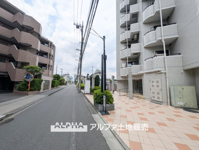 【Warm　Light】　◆ぬくもりに満ちた場所◆　差し込む陽だまりが、心の奥までやさしく照らす。過ごすほどに、この場所が帰りたくなる存在へと変わっていく。