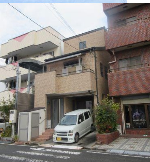 接道は南向きです。