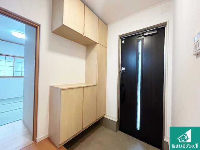 シューズボックスにはたくさんの靴が収納できるので玄関周りはいつもスッキリ！ご家族が増えても安心！