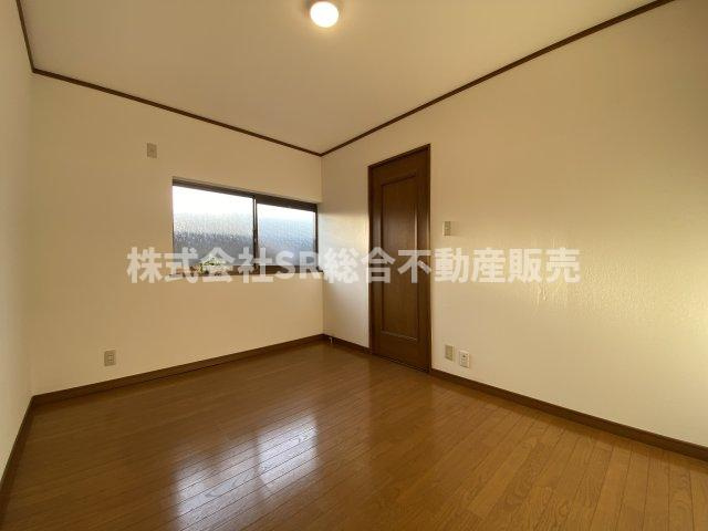 個人の部屋や寝室として使える洋室です