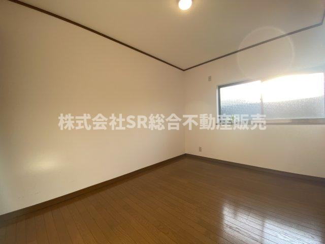 広々とした洋室です