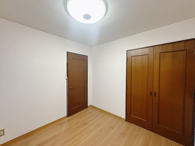 ■2階洋室｜2階各居室には収納をご用意しています♪常にお部屋を綺麗に保てます！小さなお子様も自然とお片付けができるようになるのでうれしいですよね！