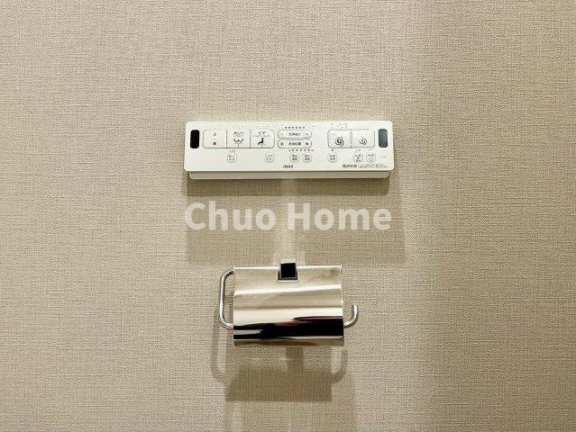 【ウォシュレット】清潔に使いたいお手洗いには最適な設備です。もちろんウォームレットも標準装備です。