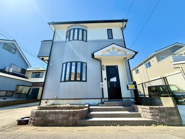 全居室に収納がある4LDK！2階全室6帖以上！駐車スペース2台可(車種による)！2026年3月リフォーム完了予定！