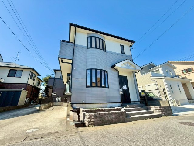 全居室に収納がある4LDK！2階全室6帖以上！駐車スペース2台可(車種による)！2026年3月リフォーム完了予定！