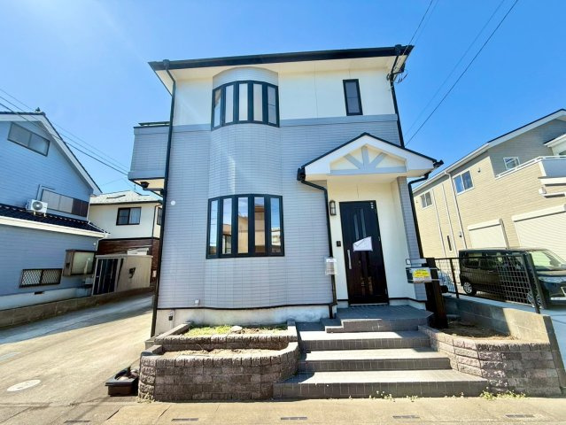 全居室に収納がある4LDK！2階全室6帖以上！駐車スペース2台可(車種による)！2026年3月リフォーム完了予定！