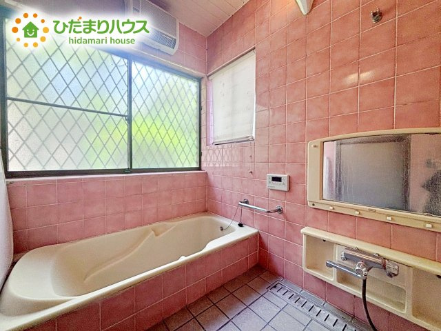 1日の疲れを癒すと共に、お子様からご年配者まで1年中快適にご入浴いただけます。