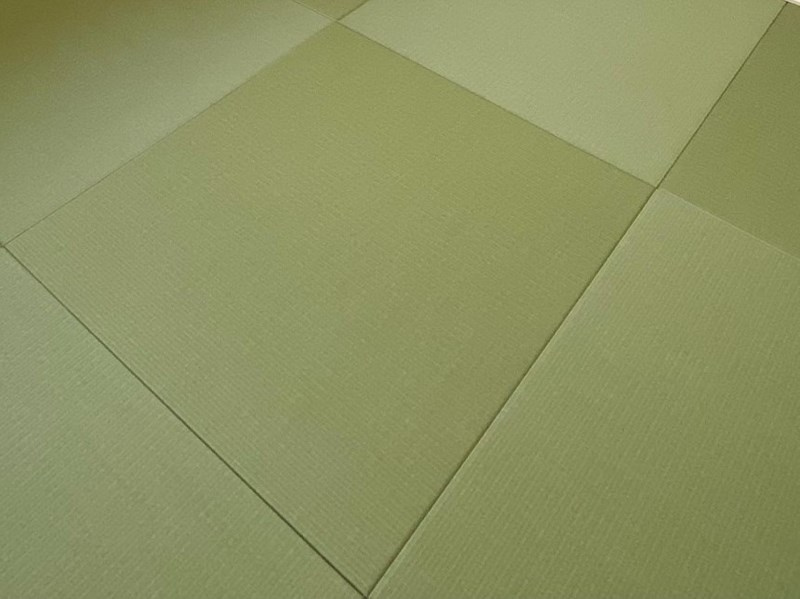 和室(同形状・同仕様写真)　玄関ホールから直接アクセスできますので客間としても最適！来客用のお布団やお子様のおもちゃもしまえる収納付き！