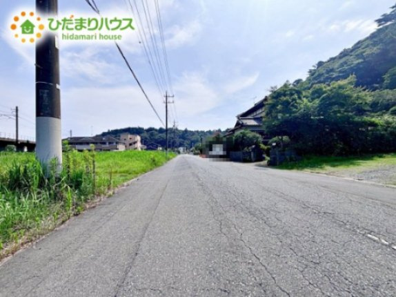 前面道路幅8ｍ☆車の出入りもラクラクできちゃいます(^^♪