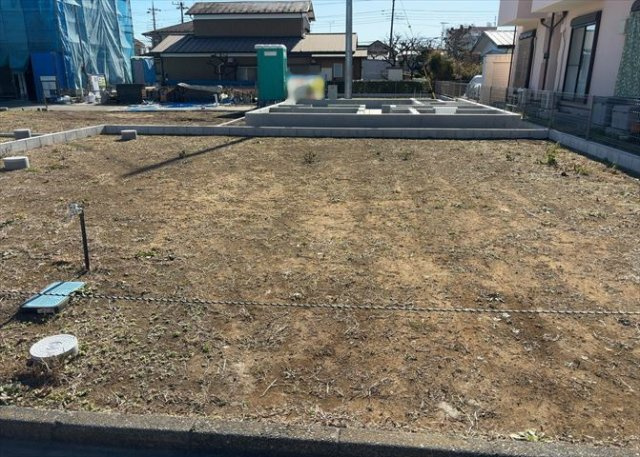 家を建てる前提で土地を探している場合、地盤の丈夫さは譲れない条件の一つです。地盤が脆弱だと追加工事が必要となります。また、過去に地盤沈下や液状化現象を起こした土地は、できるだけ避けた方がいいでしょう。