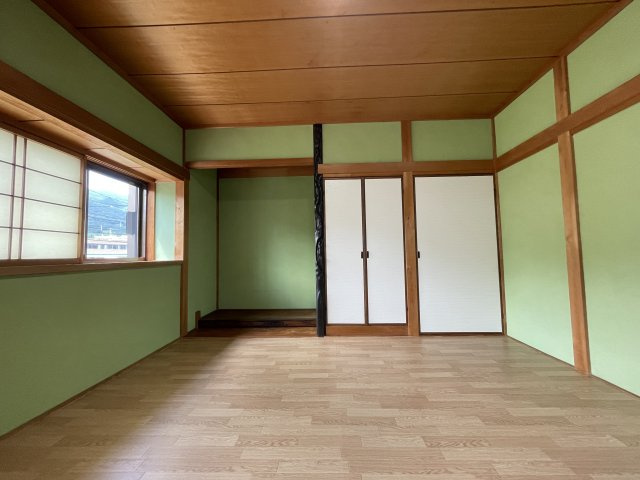 クローゼットのあるお部屋！荷物を収納することでお部屋をスマートに見せることができます。