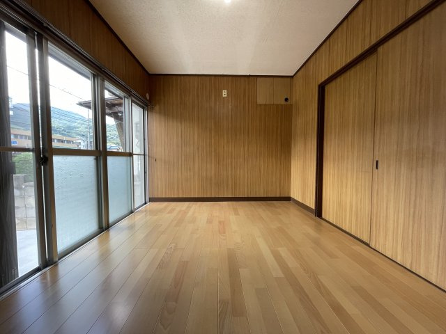 シンプル・イズ・ベストが基本。プレーンな空間を自分好みに。いつまでも快適に暮せる住まいへ。