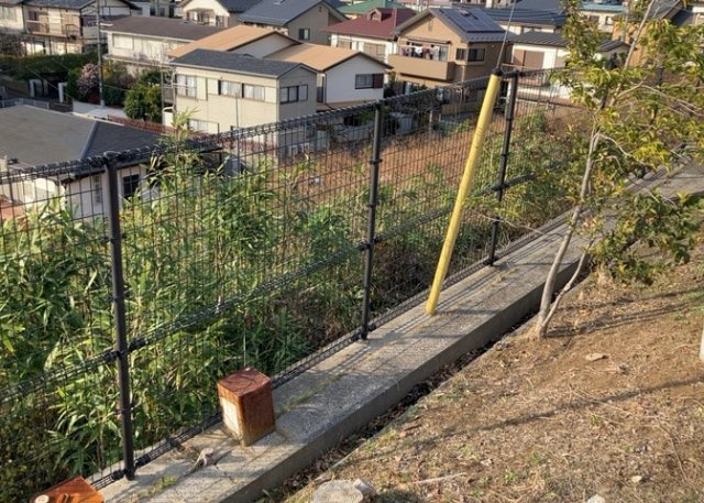 土地を買う際、住む地域の自治体や福祉の補助制度にも注目してみましょう。子供や老人の医療補助やゴミ出しのルールなど、自治体によってルールに大きな違いがあるため、暮らしやすい土地で判断するとよいでしょう。
