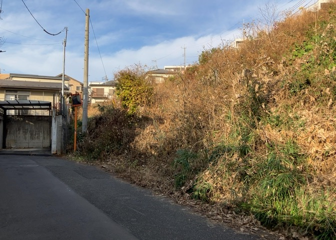 隣家の土地はどうなっているのか、生活利便施設が近くにあるのか、学校まで近いかなど、お客様のライフスタイルにあわせたイメージが重要です。また、近くにあると困る施設が近くにないかも確認するといいでしょう。