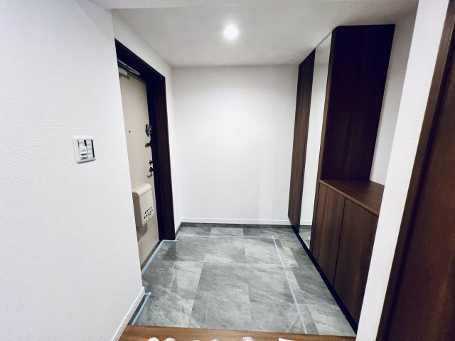 大容量のシューズボックス　姿見もついてます