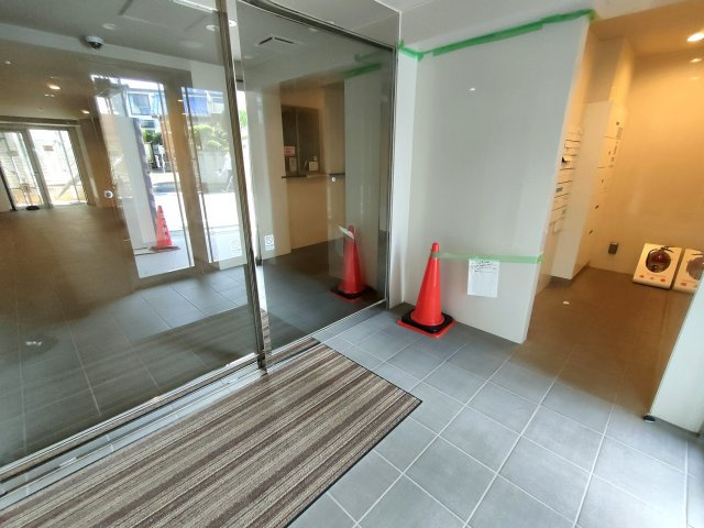 【エントランス】