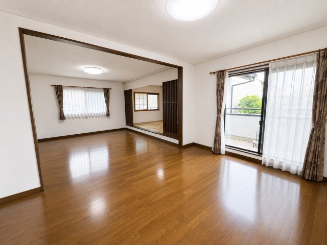 ※掲載の室内写真は、AI加工により家具・小物を消去したものです。現況を優先します。