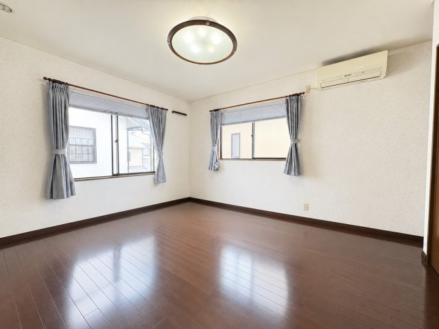 ※掲載の室内写真は、AI加工により家具・小物を消去したものです。現況を優先します。
