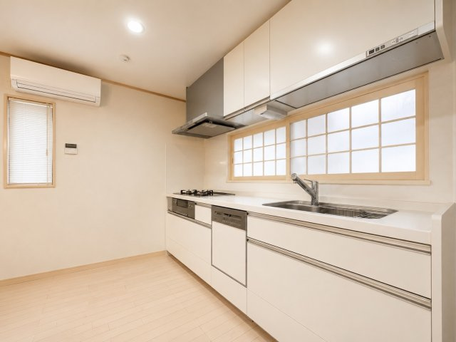 ※掲載の室内写真は、AI加工により家具・小物を消去したものです。現況を優先します。