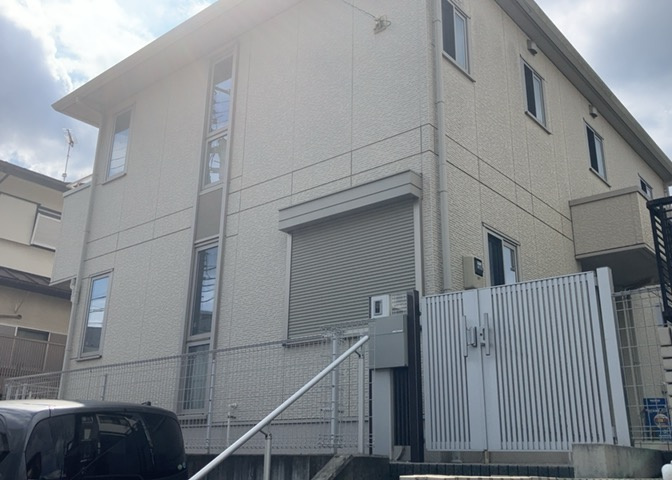 省エネ給湯器とは従来型の給湯器より熱効率が高く、少ない燃料でたくさんのお湯を沸かすことが出来る高効率な給湯器のことを指します。また、省エネ給湯器には種類があり、利便性や効果なども様々です。
