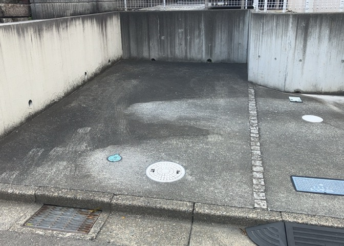 駐車場と明記されていても、最小スペースでつくられた駐車場だと大型車は駐車できなかったり、出入りしにくくなったりする可能性があります。お車のサイズと購入したい物件の駐車場のサイズを現地で確認しましょう。