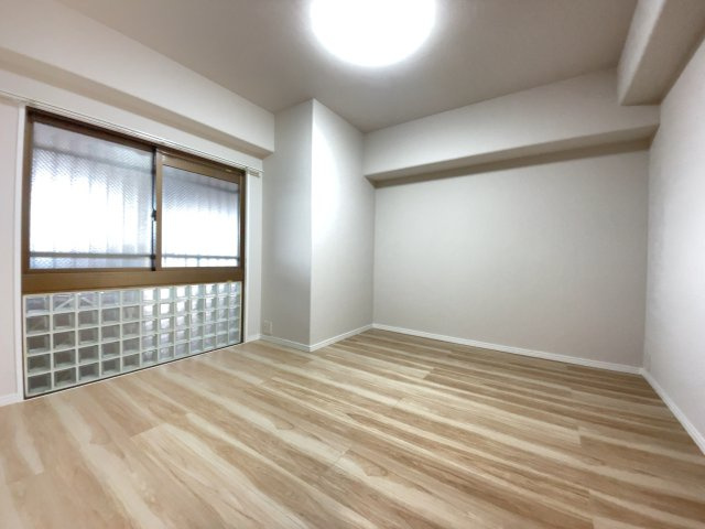 【リノベーション仕様】建具、扉、デザインクロス、フローリング全て新品の仕様です♪