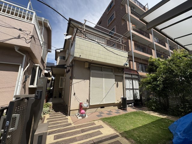 4LDK・サンルーム付き！水回りの集中した家事ラク動線です！