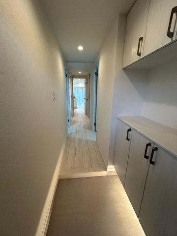 ※AI加工で家具等を消しております。