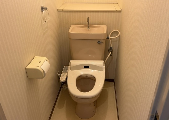 トイレは大きさや形、機能、抗菌性などが異なる多種多彩なタイプが各メーカーから出ています。それぞれに良さがあるため、事前にどういったタイプのトイレがいいのかをご家庭内で決めて、内見に行くといいでしょう。
