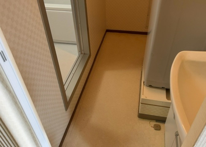 洗面脱衣所は「体を綺麗に整える場所」という目的と役割を持っています。そして便利で使い勝手のいい「体を綺麗に整える場所」にするためには、配置や動線、照明や収納計画をしっかりと検討しておく必要があります。
