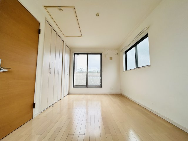 7.5帖の洋室はご夫婦の寝室にピッタリ♪