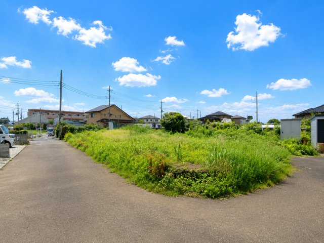 現況は農園として利用中。家庭菜園や農作業用地をお探しの方にもおすすめです。