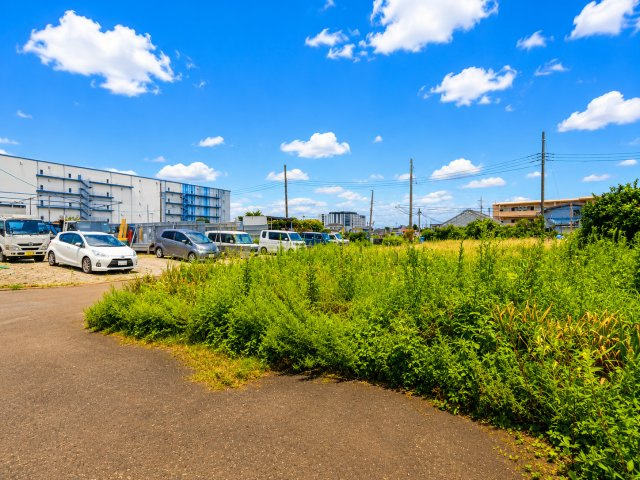 まとまった面積が魅力の土地。農園・資材置場用途としてご相談いただけます。