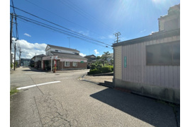 富山県高岡市城東の外観