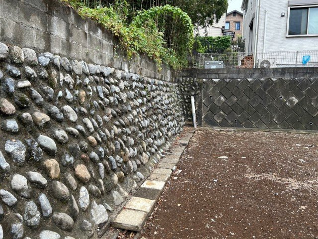 最寄り駅が近いなどの交通アクセスが良い土地だと暮らしやすいですよね。通勤・通学の観点から土地を選ぶことも大切です！自身や家族のライフワークにあった物件を探しましょう！当社営業がお力になります！