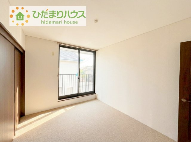 机にベットを置けば子供部屋の完成です！