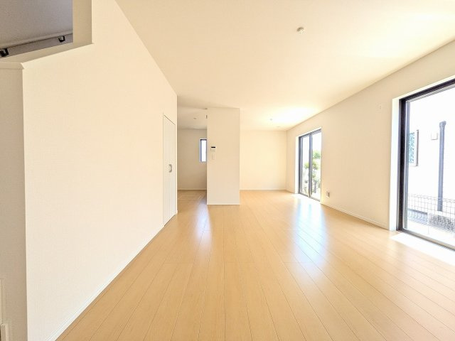 ～18.14帖の明るいLDKで、家族団欒の時間をお過ごしいただけます～