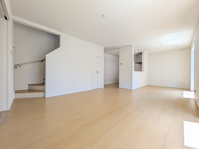 ～18.14帖の明るいLDKで、家族団欒の時間をお過ごしいただけます～