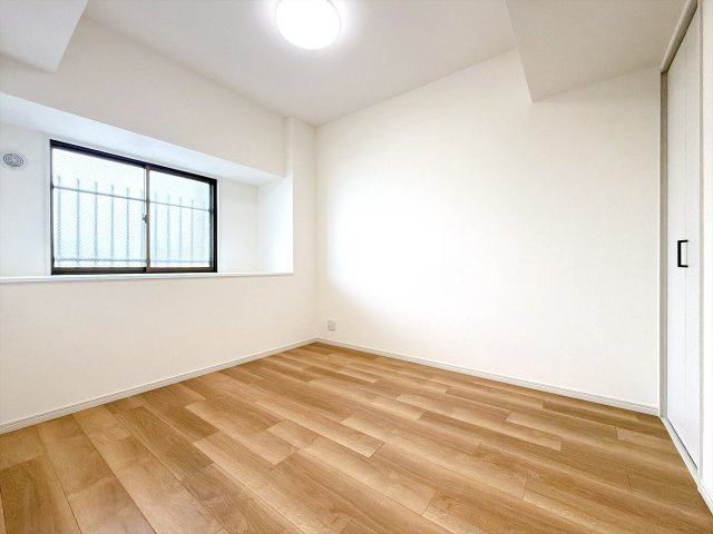 5.0帖の北東洋室になります♪