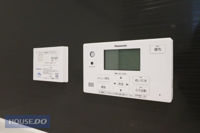 【温水設備】現地完成写真。給湯スイッチ付きで温度調整もラクラクです。
