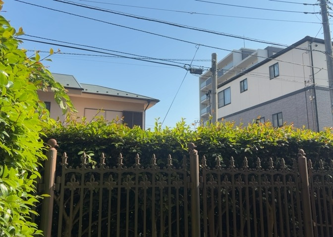 眺望の良さを楽しめるダイニングキッチンで家族団らんの時間を過ごしてはいかがでしょうか。バルコニーから見える景色を家族で眺める時間は、時間が経つのを忘れてしまいそうですね。是非、現地を見に行きましょう！