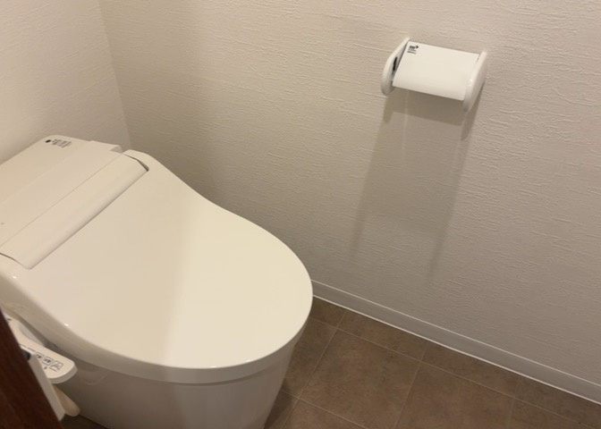 トイレは大きさや形、機能、抗菌性などが異なる多種多彩なタイプが各メーカーから出ています。それぞれに良さがあるため、事前にどういったタイプのトイレがいいのかをご家庭内で決めて、内見に行くといいでしょう。