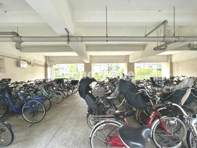 【自転車置き場】最新の空き状況や費用などの詳細は担当スタッフまでお問い合わせください。