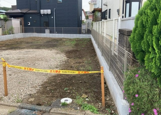 物件の詳細については、現地を見てわかること以外に、役所や法務局などで調べないとわからないことがあります。そのため、現地に行く場合は、もしこの物件を買ったらどのような生活ができるかをイメージしましょう。