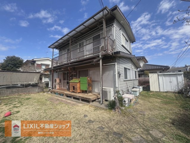 広々なお庭でBBQをたのしんだり、家庭菜園も楽しめます。ワンちゃんも走り回って遊べます。