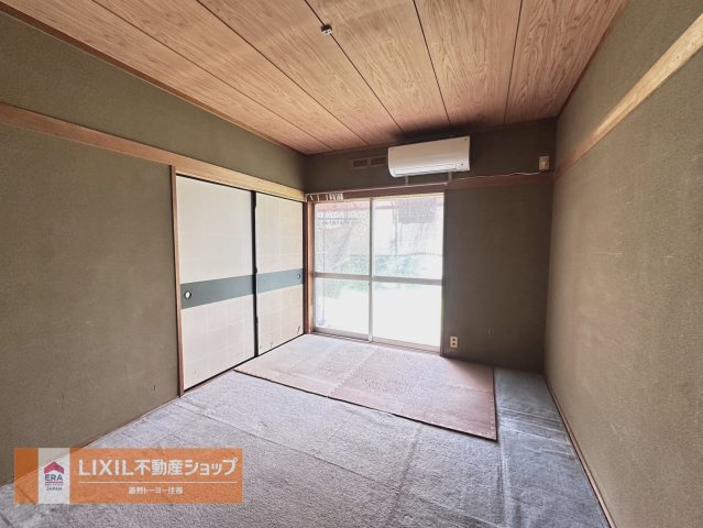 和室もございます。お好きなカラーの畳にリフォームいかがですか？モダンな和室に大変身できます。