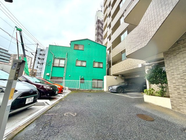 お車の出し入れがしやすいです。