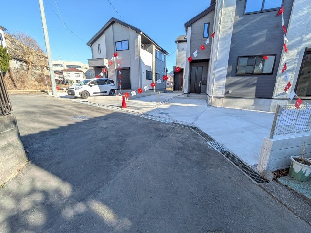 ～西側4ｍ道路に面しています～