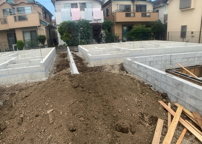 物件の詳細については、現地を見てわかること以外に、役所や法務局などで調べないとわからないことがあります。そのため、現地に行く場合は、もしこの物件を買ったらどのような生活ができるかをイメージしましょう。