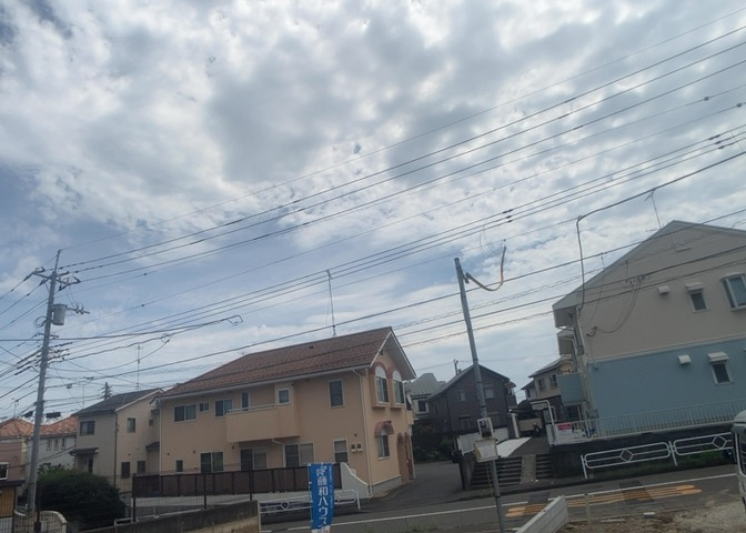 土地の地勢が高台の場合、景色を綺麗にみることができ、景色にこだわってお家探ししている方におすすめです！また平坦地よりも風通しがいいというメリットがあります。デメリットもあるので是非現地でご確認下さい。